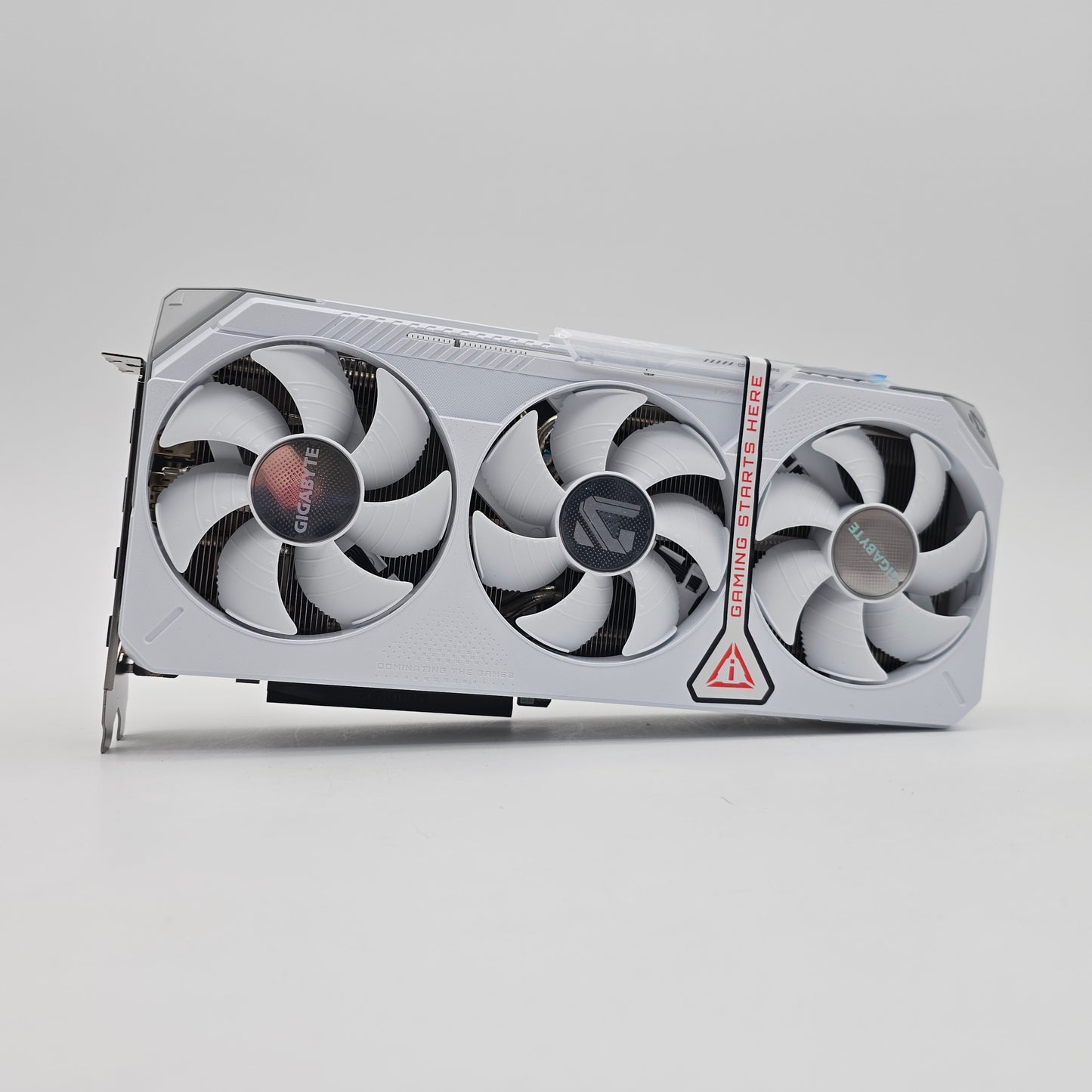 RX 9070 XT Gigabyte Gaming Ice OC 16GB, AMD Gaming Graphics Card GPU