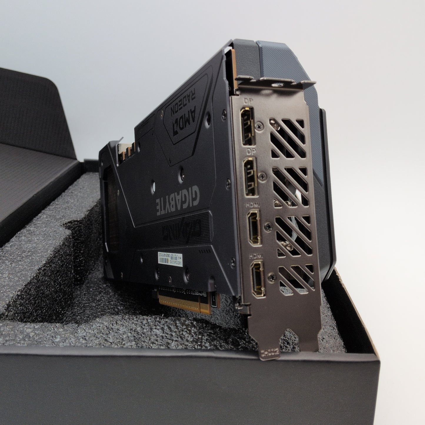 RX 9070 XT Gigabyte Gaming OC 16GB, AMD Radeon Gaming Graphics Card GPU