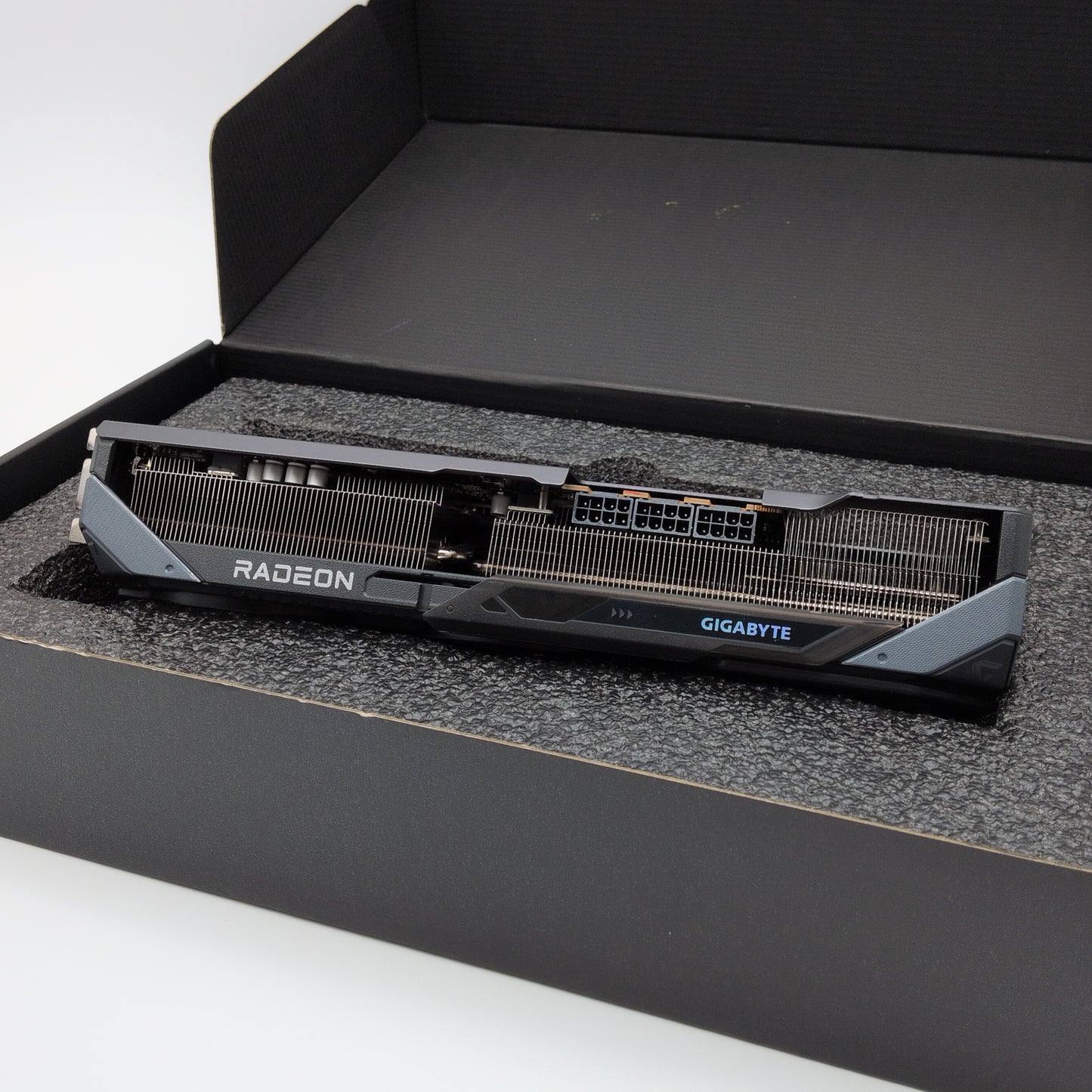 RX 9070 XT Gigabyte Gaming OC 16GB, AMD Radeon Gaming Graphics Card GPU