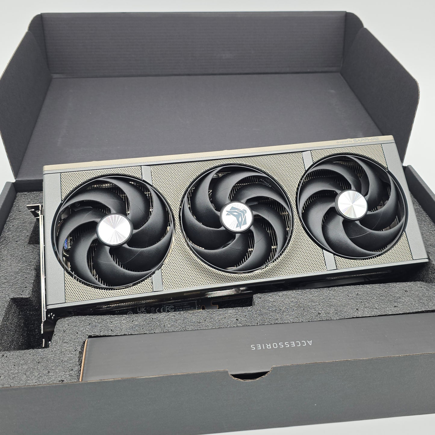 RX 9070 XT Sapphire Nitro+ 16GB, AMD Radeon Gaming Graphics Card GPU