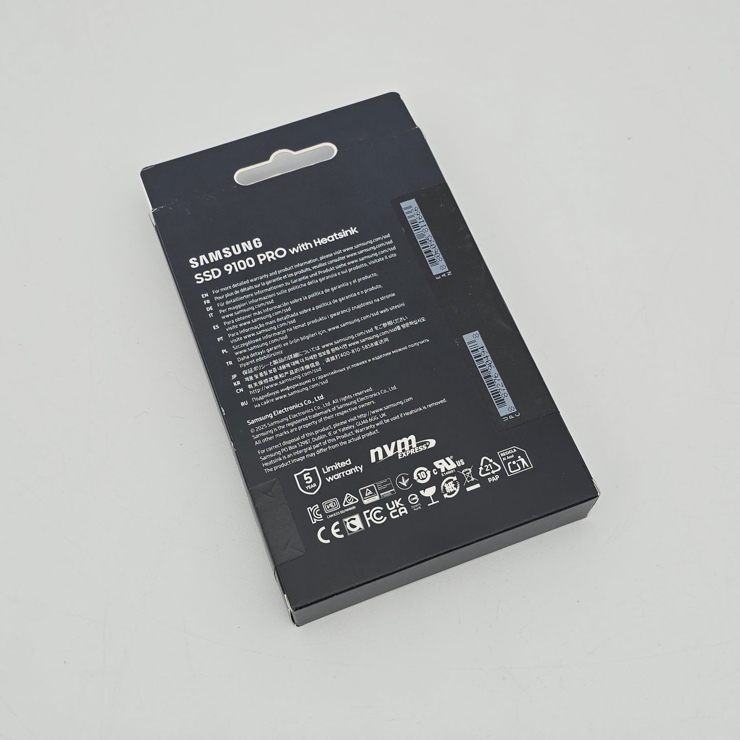 Samsung 9100 Pro 2TB with Heatsink, Gen 5 NVMe SSD, 14,800MB/s PCIe 5.0 M.2