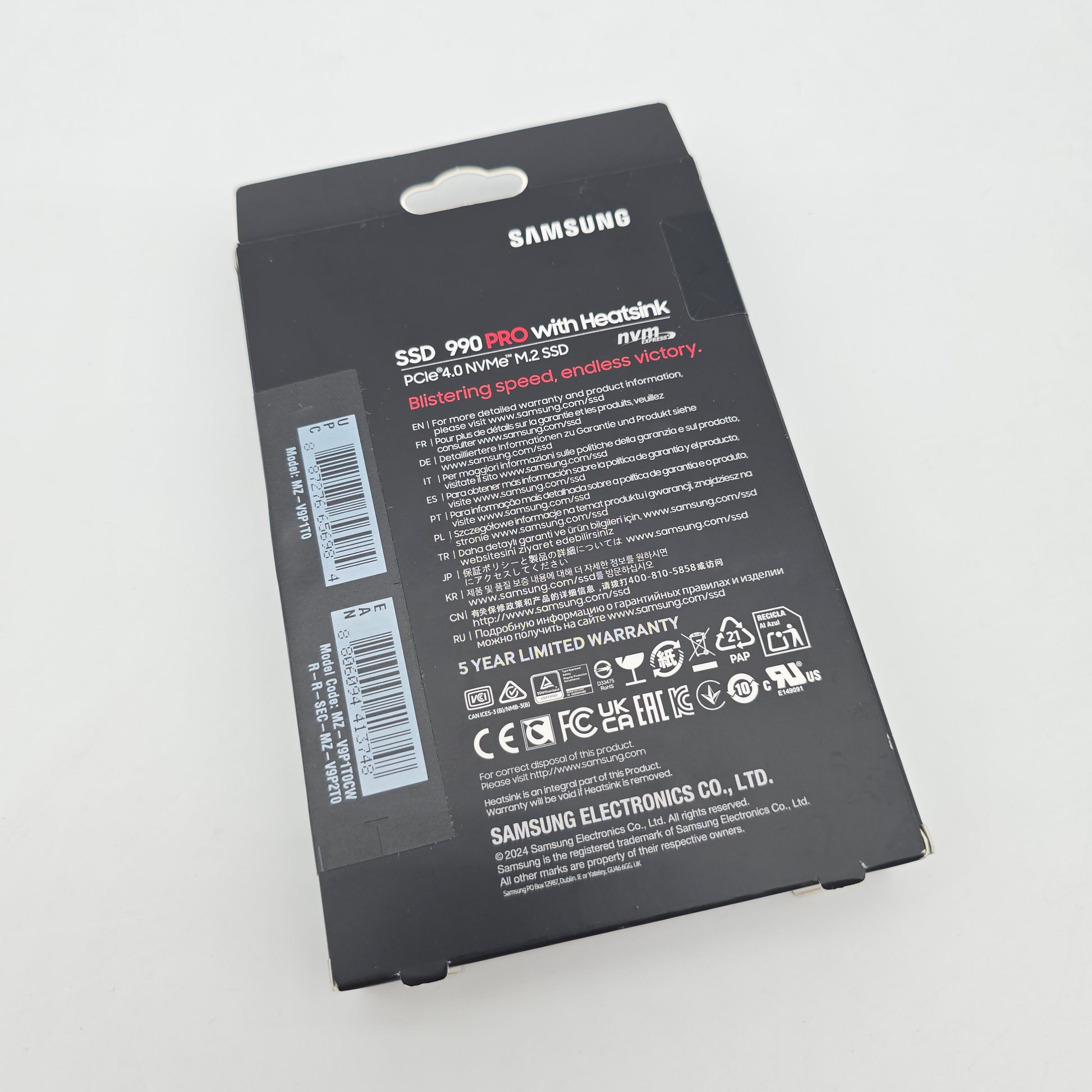 Samsung 990 Pro 1TB with Heatsink, M.2 NVMe Gen4 Internal Solid State Drive Storage SSD