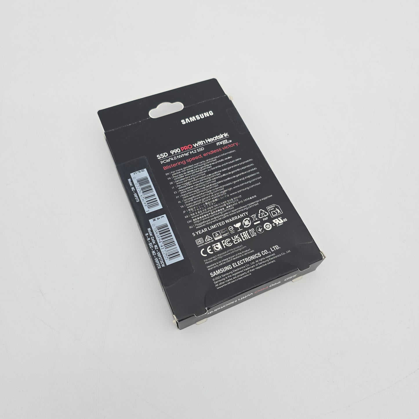 Samsung 990 Pro 2TB NVMe SSD with Heatsink, M.2 PCIe Gen4, 7,450 MB/s