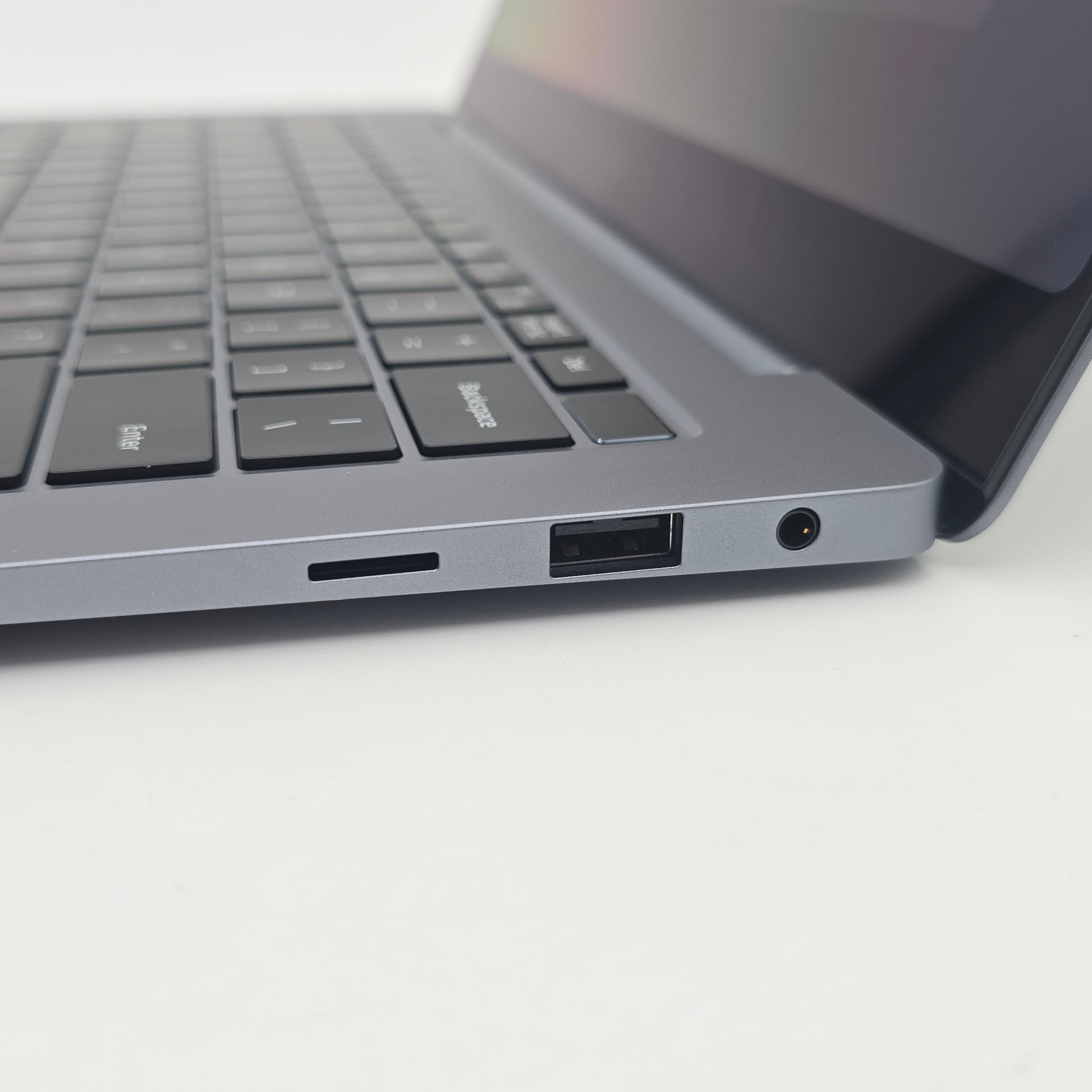 Samsung Galaxy Book Ultra 14, Intel Core Ultra 7 155H, 16GB DDR5, 512GB NVMe, 14" QHD+ 120Hz, Windows Gaming Laptop