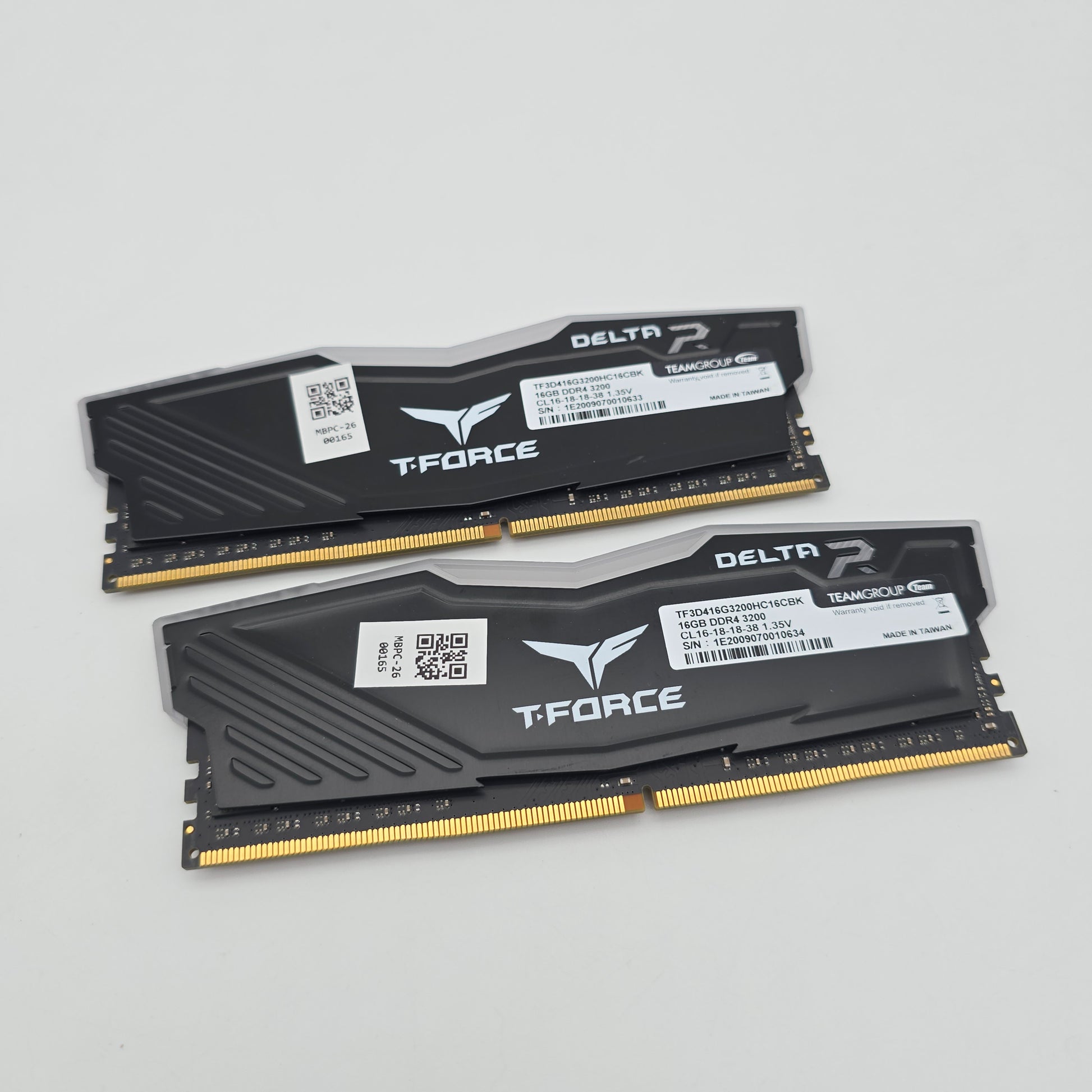 TeamGroup T-Force Delta R 32GB DDR4, 3200MHz, CL16-18-18-38, Desktop Memory RAM (2x16GB)