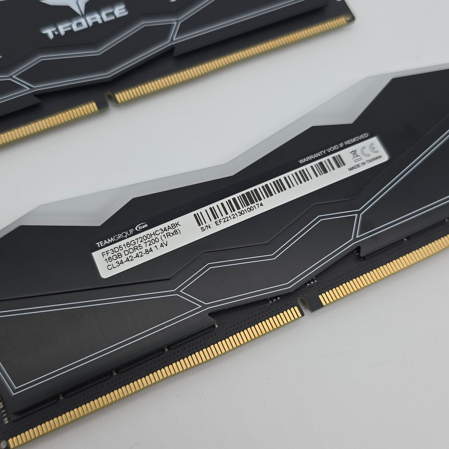 32GB DDR5 Teamgroup TForce RGB 7200MHz, CL34-42-42-84, 2x16GB Memory