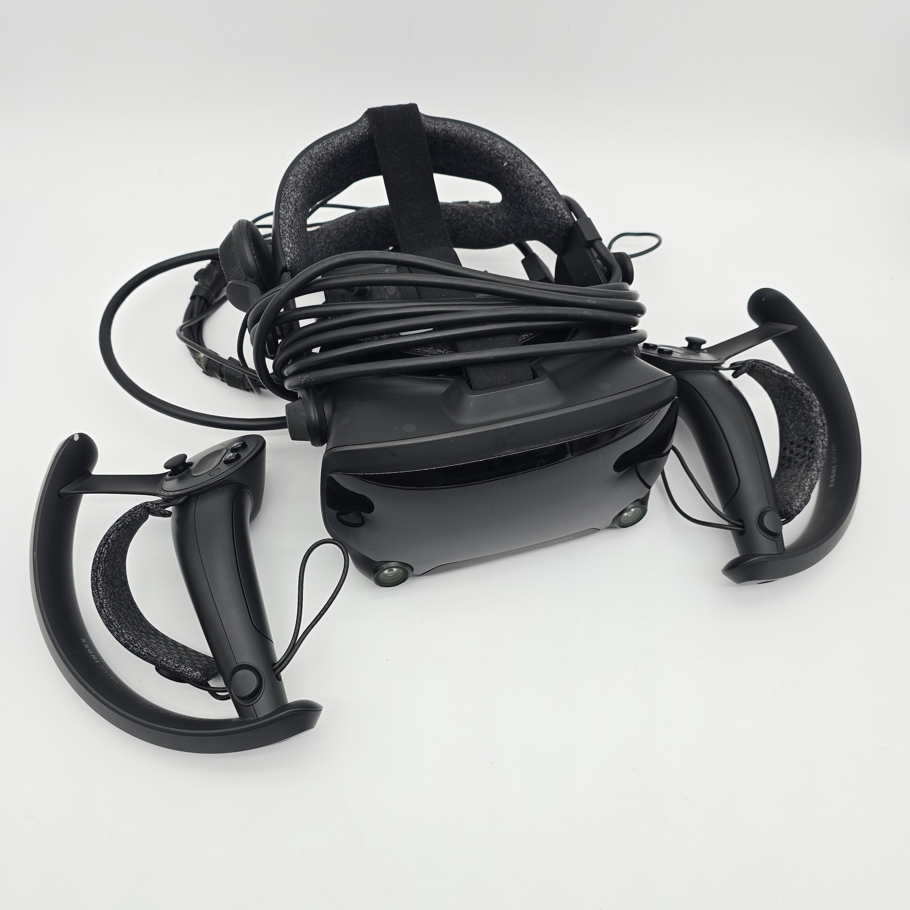 Valve Index VR Full PCVR Kit, Headset, Knuckle Controllers, Base Stati ...